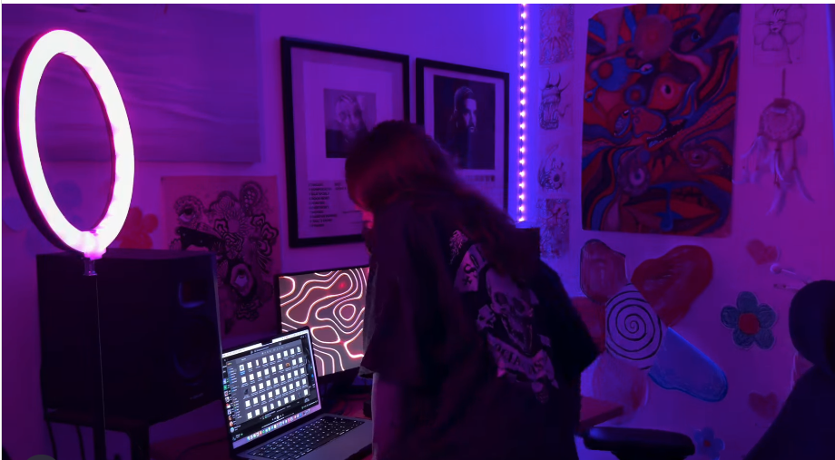 Live performance still 3